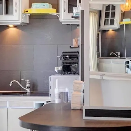 Beautiful 28m2 With Balcony Appartement *